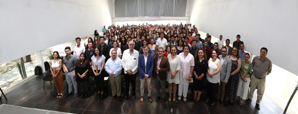 UAA reconoce excelencia académica a 96 alumnos del Centro de Ciencias del Diseño y de la Construcción