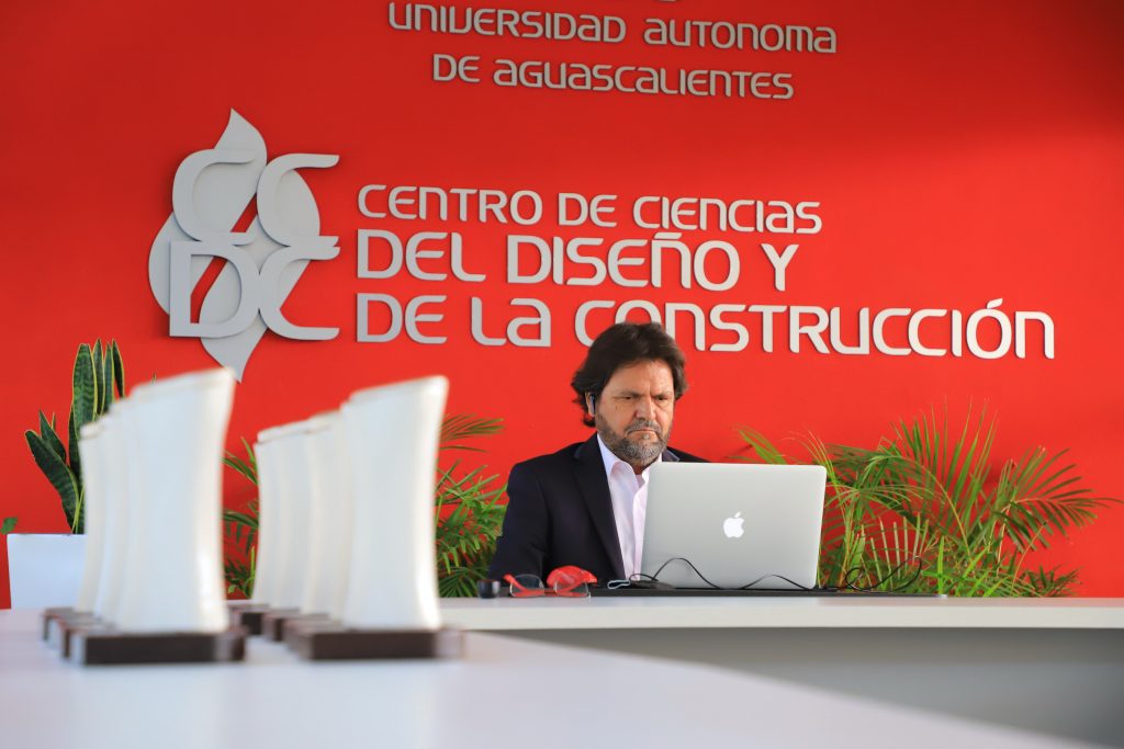 Centro de Ciencias del Diseño y de la Construcción de la UAA realiza homenaje a sus maestros jubilados