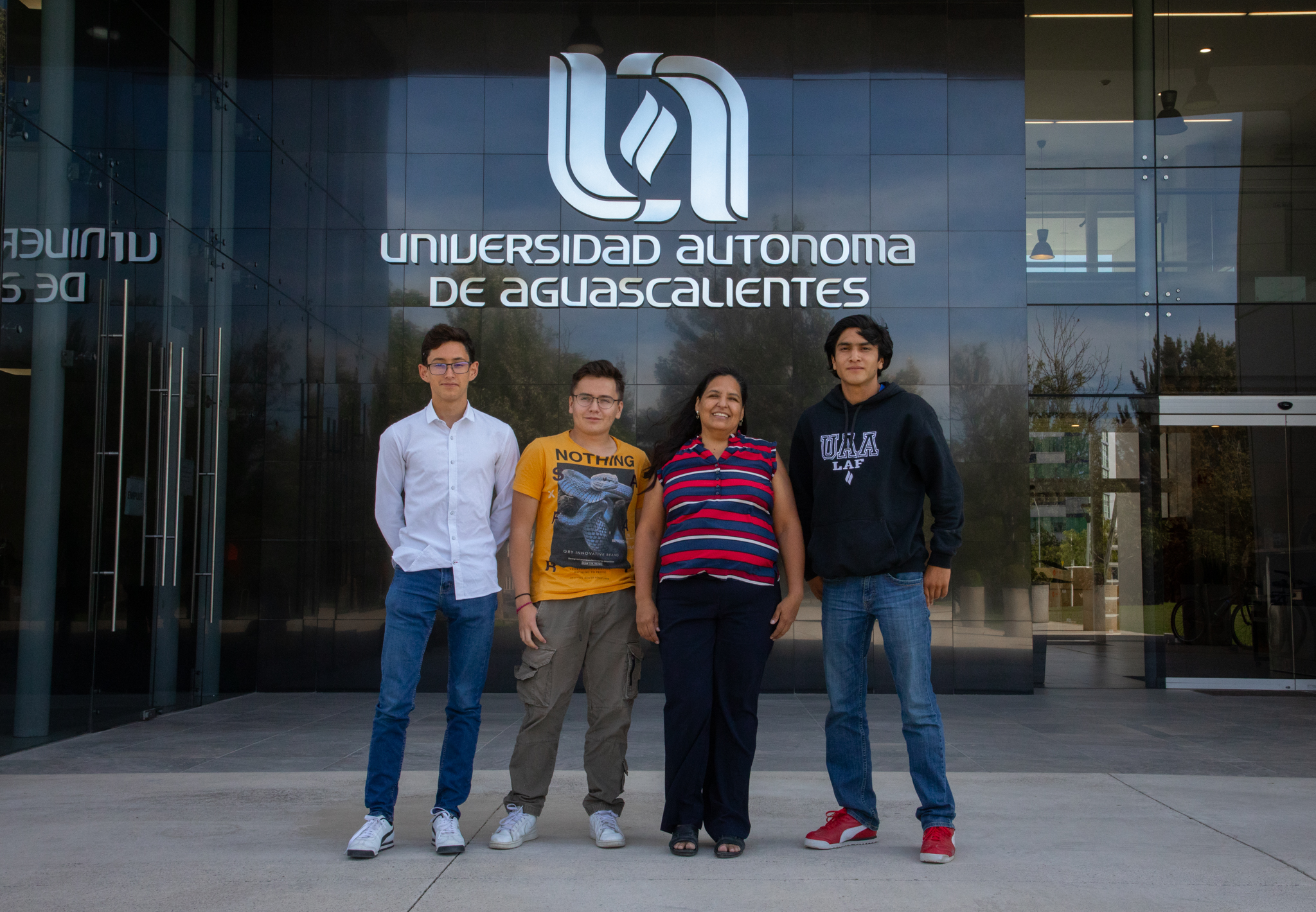 Estudiantes de la UAA dentro de los 5 finalistas del concurso “Finanhack 2022”