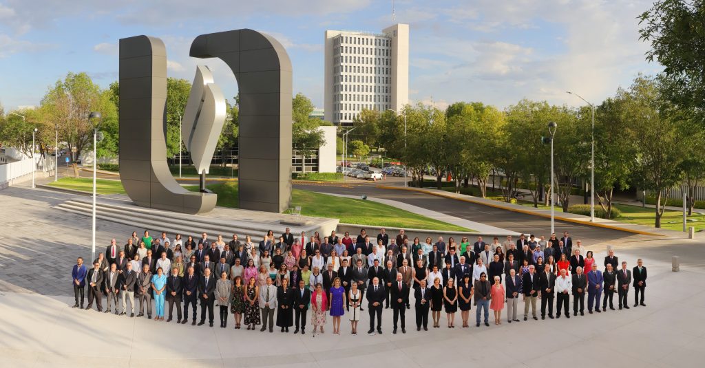 Reconocen a docentes de la UAA por años de servicio