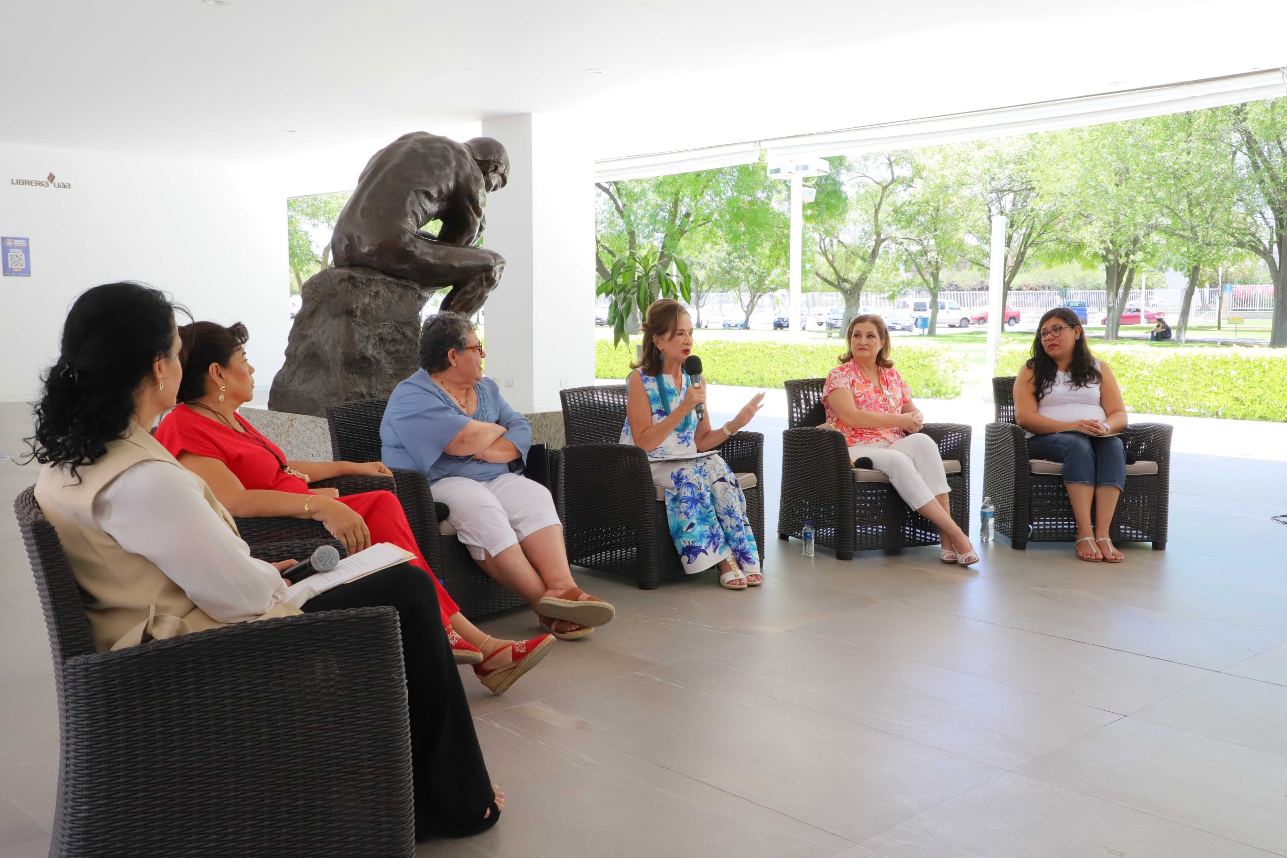 Helikón Presentó La Mesa De Diálogo “mujeres Y La Uaa” Uaa Universidad Autónoma De 3290