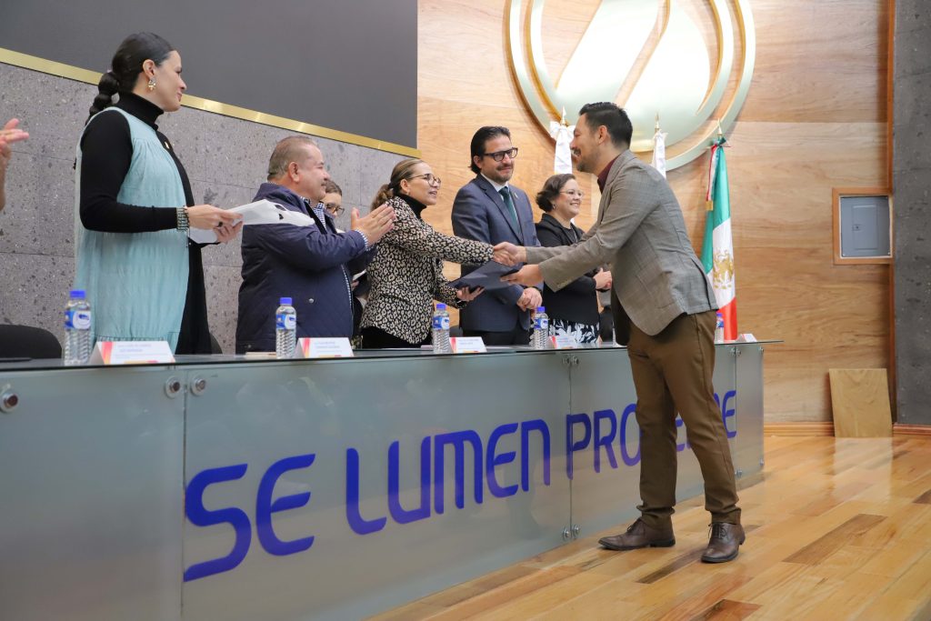 UAA entrega reconocimientos a los ganadores del “Premio a la Innovación Educativa 2024”