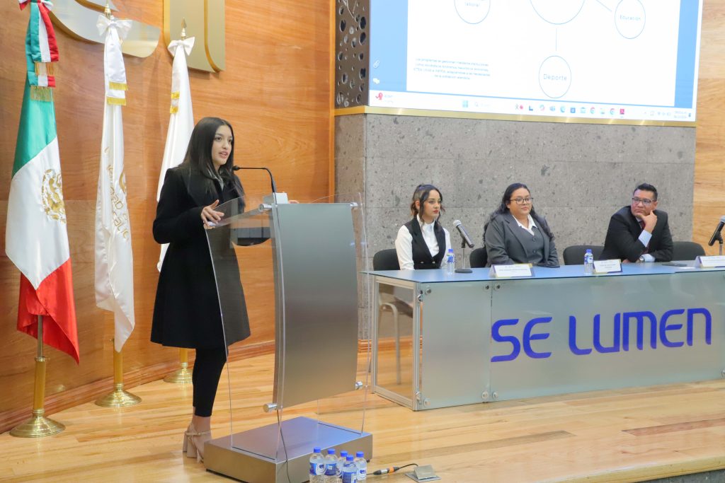 Estudiantes de Trabajo Social de la UAA presentan sus proyectos de intervención en el Foro de Práctica Institucional 2024