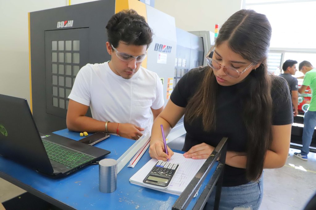 Las mujeres ganan terreno en el campo de las ingenierías dentro del Campus Sur de la UAA