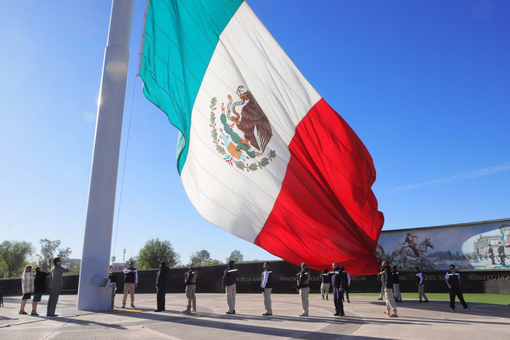 La UAA conmemora el Día de la Bandera con un llamado a la unidad y el compromiso social